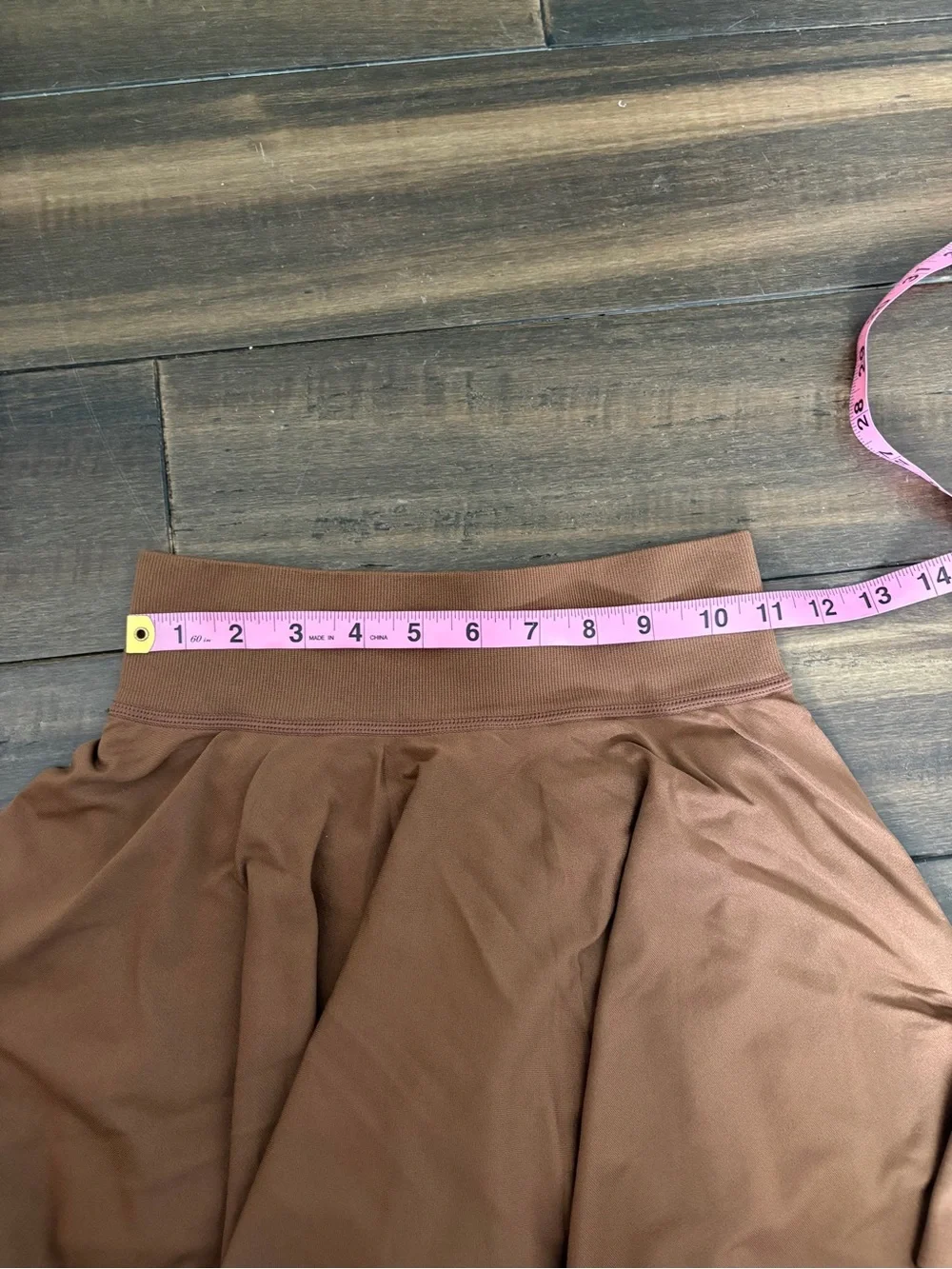 NWOT Sz S OQQ Brown Flowy Pleat-like Athletic Athleisure Mini Skort, Stretchy